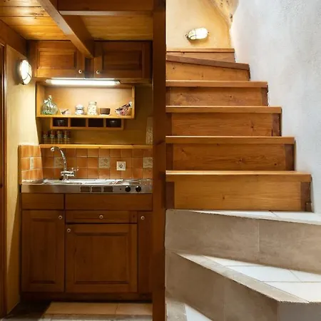 Dorovinis Castlehouses *