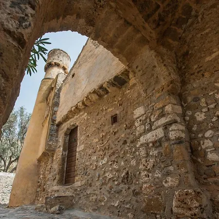 Dorovinis Castlehouses *