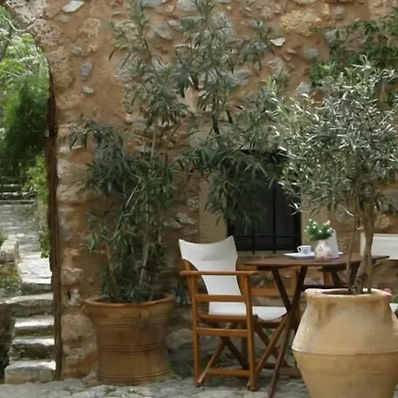 Dorovinis Castlehouses *