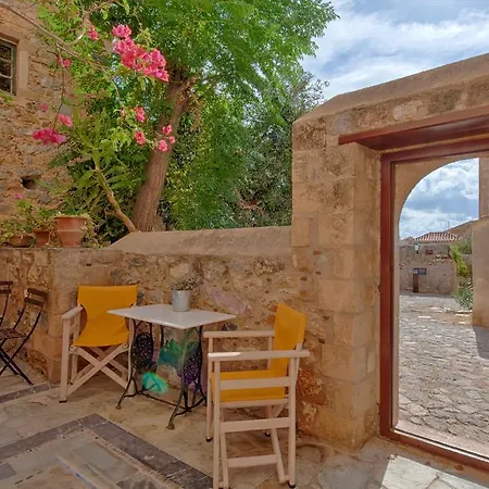 Dorovinis Castlehouses Tatil Evi *