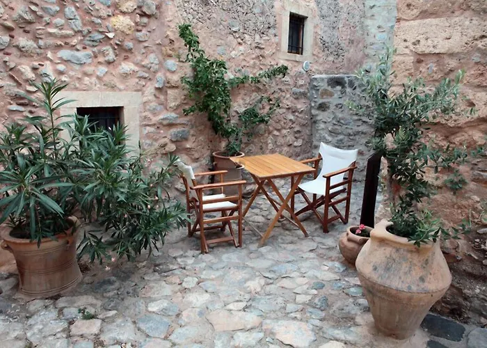 Dorovinis Castlehouses