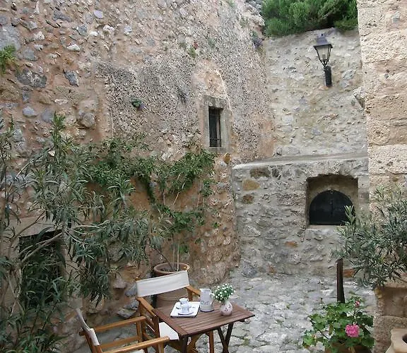 Dorovinis Castlehouses Feriehus Monemvasía