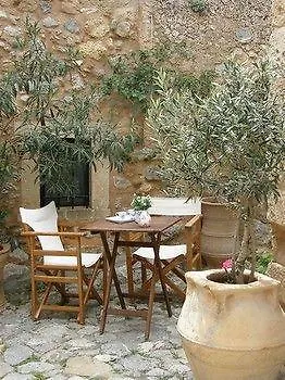 Dorovinis Castlehouses