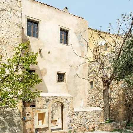 펜션 Dorovinis Castlehouses *
