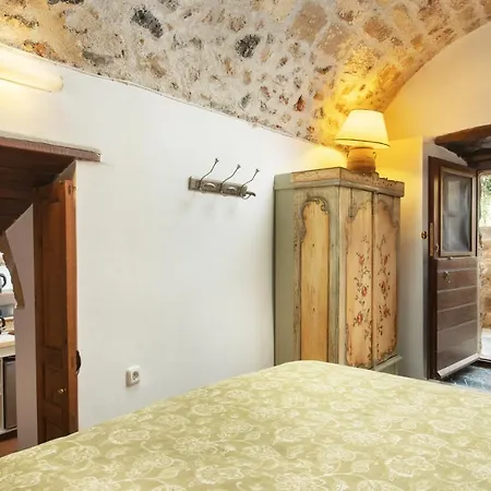 Dorovinis Castlehouses 펜션