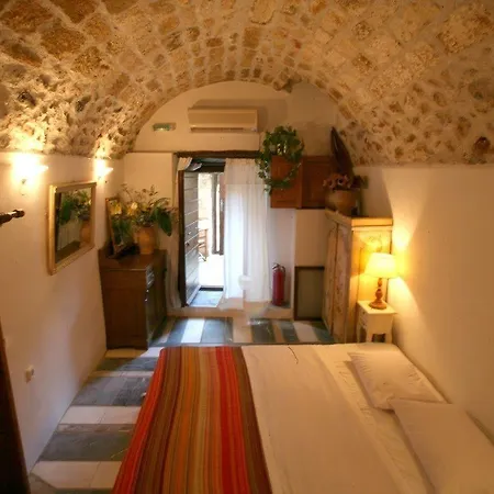 Dorovinis Castlehouses