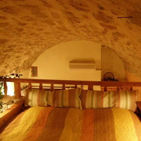 펜션 Dorovinis Castlehouses *