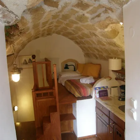 펜션 Dorovinis Castlehouses 모넴바시아