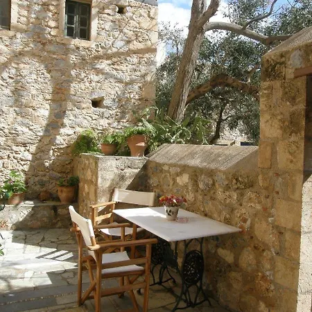 Dorovinis Castlehouses 모넴바시아