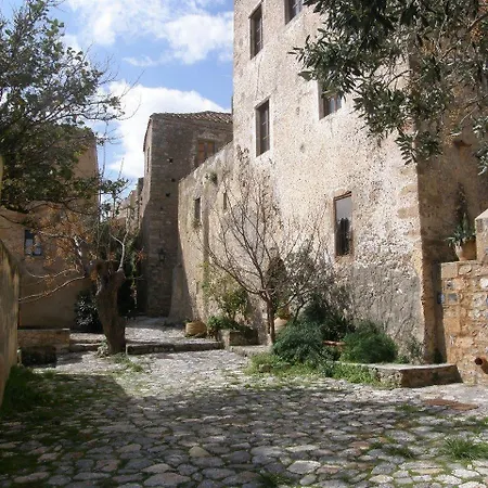 Dorovinis Castlehouses * 모넴바시아