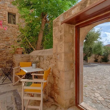 Dorovinis Castlehouses * Monemvasia