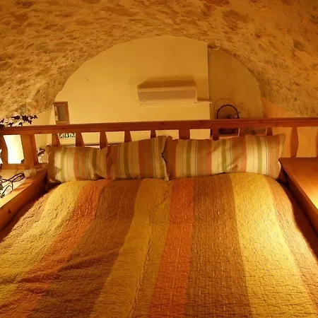 Dorovinis Castlehouses 펜션 모넴바시아
