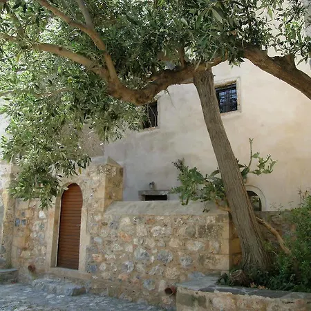 Dorovinis Castlehouses