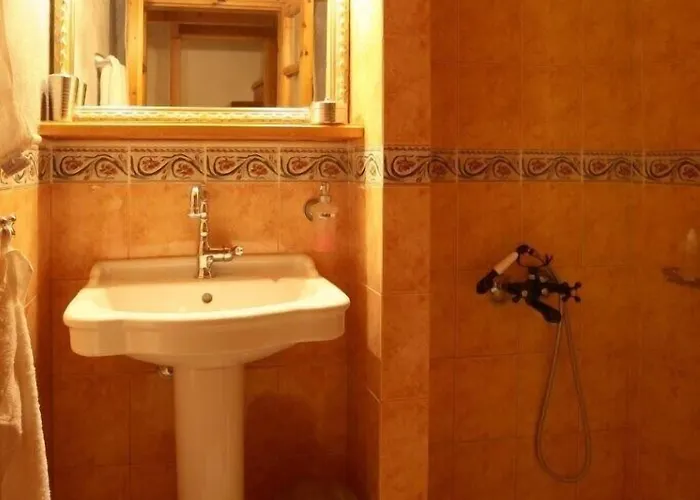 Dorovinis Castlehouses