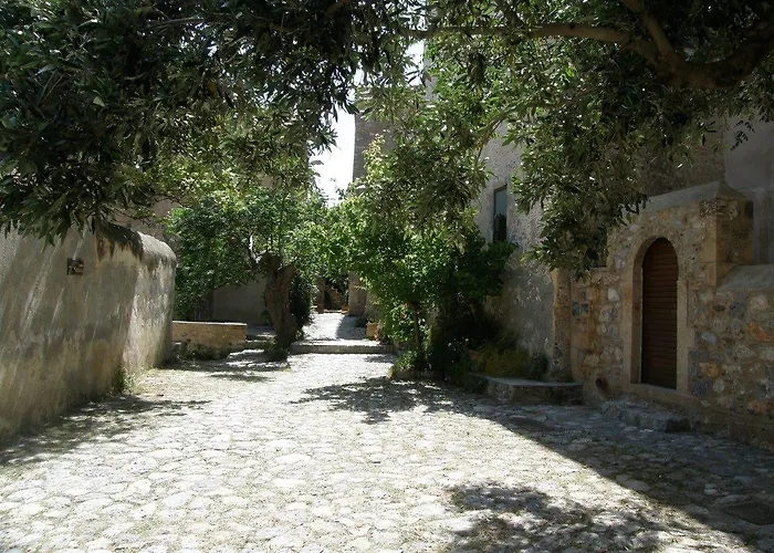 Dorovinis Castlehouses Holiday home Monemvasia