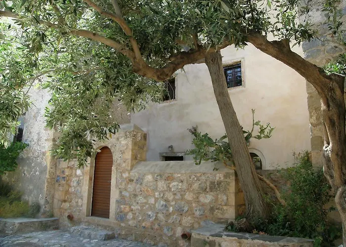 Dorovinis Castlehouses